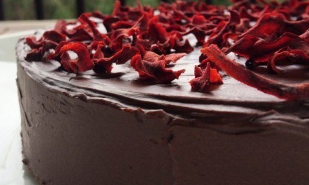 Kırmızı Pancar Ve Çikolatalı Kek