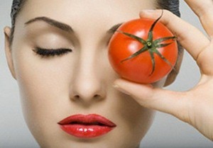 eating-tomatoes-benefits