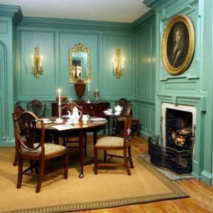 georgian-style-interior-dining-room-with-classic-furniture-turquoise-paints