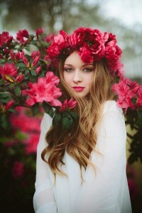 sarah-seven-top-flower-crown-styles-3