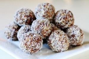 almond-coconut-date-balls