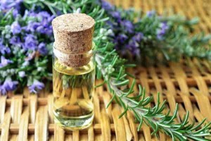 rosemary-essential-oil-bottle-2